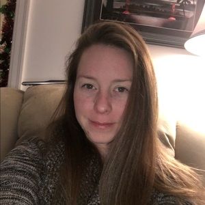 Meet your Posher, Carissa